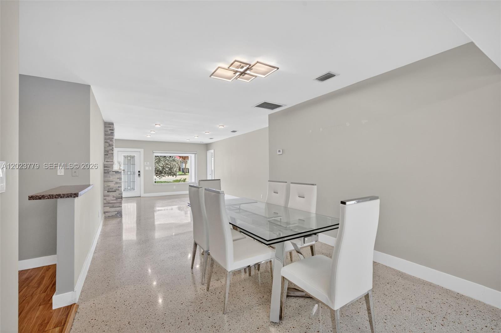 709 NW 9th Ct