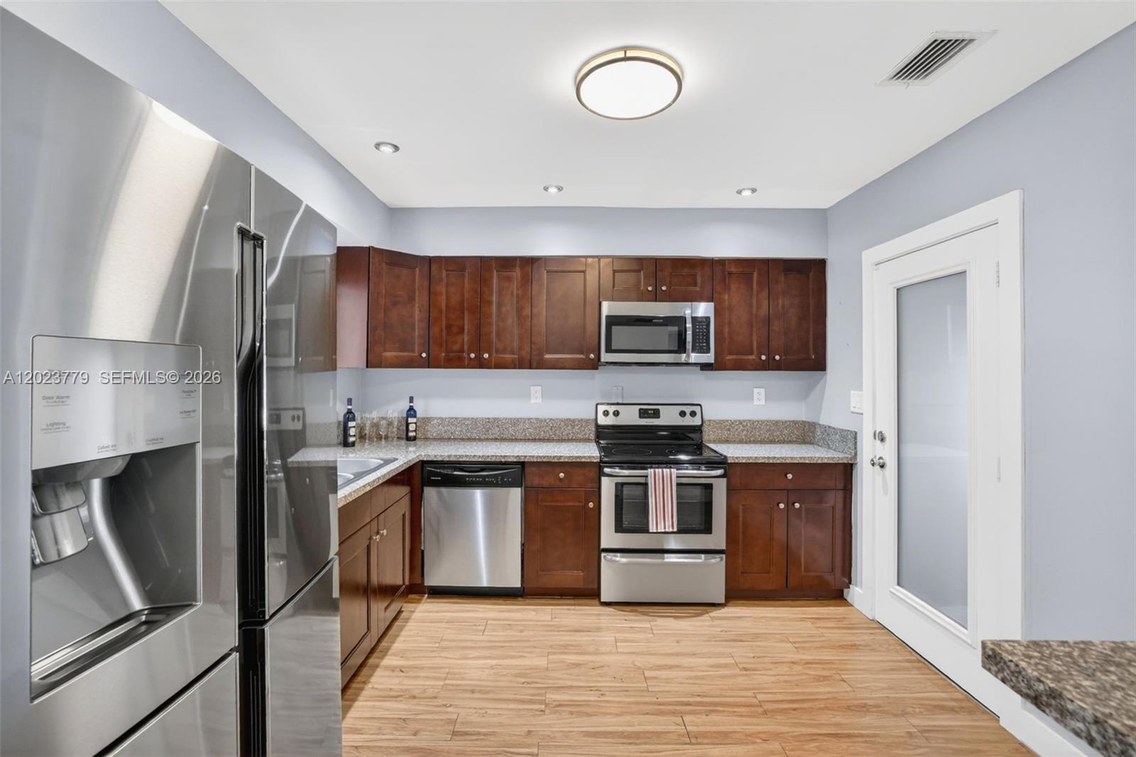 709 NW 9th Ct