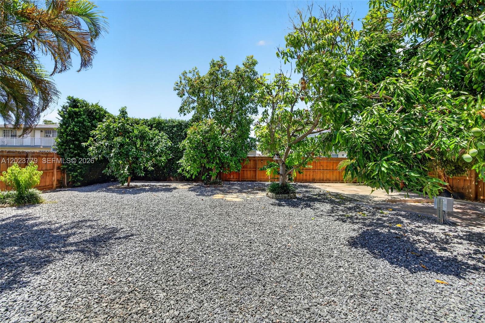 709 NW 9th Ct