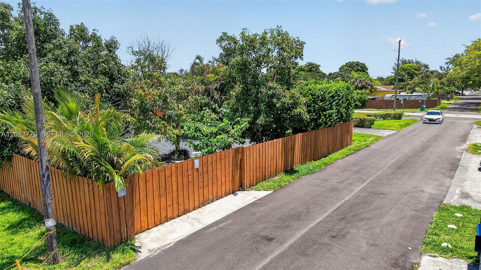 709 NW 9th Ct