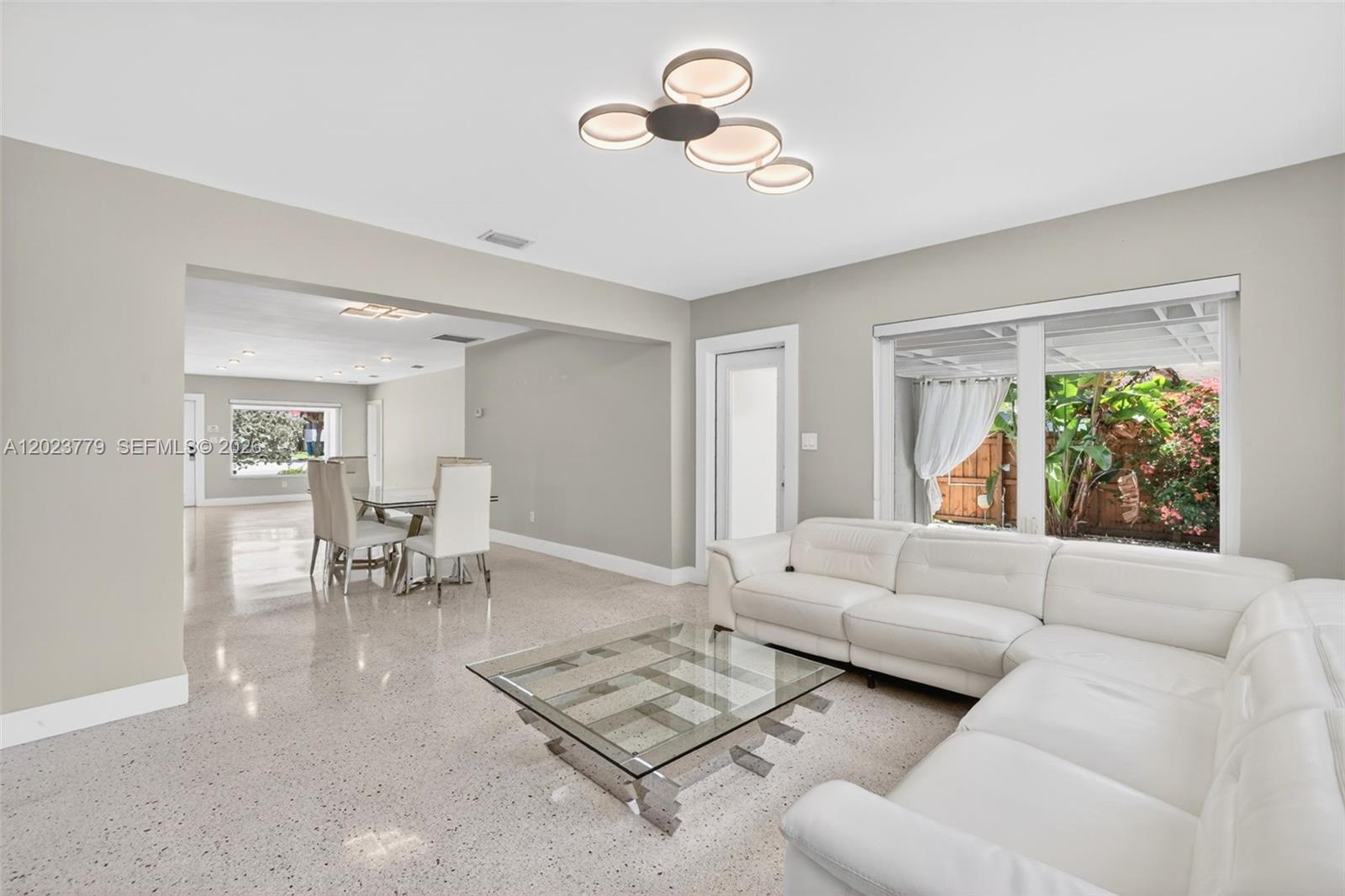 709 NW 9th Ct