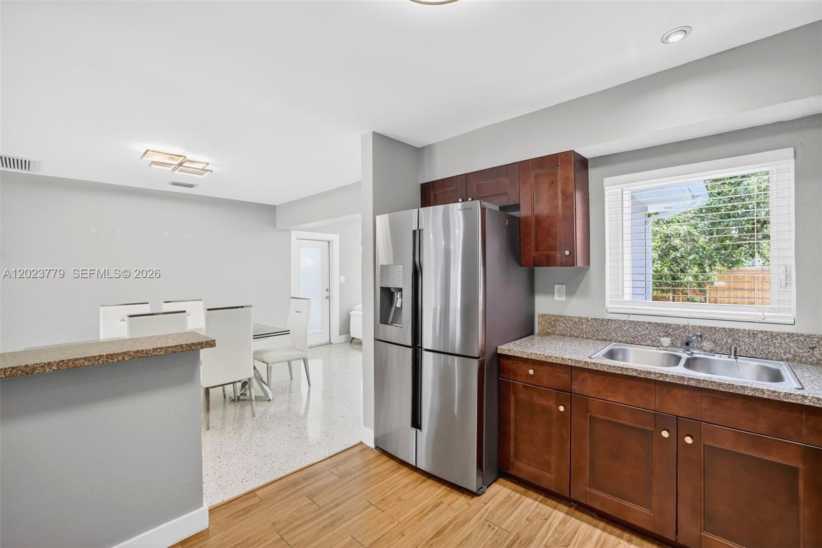 709 NW 9th Ct