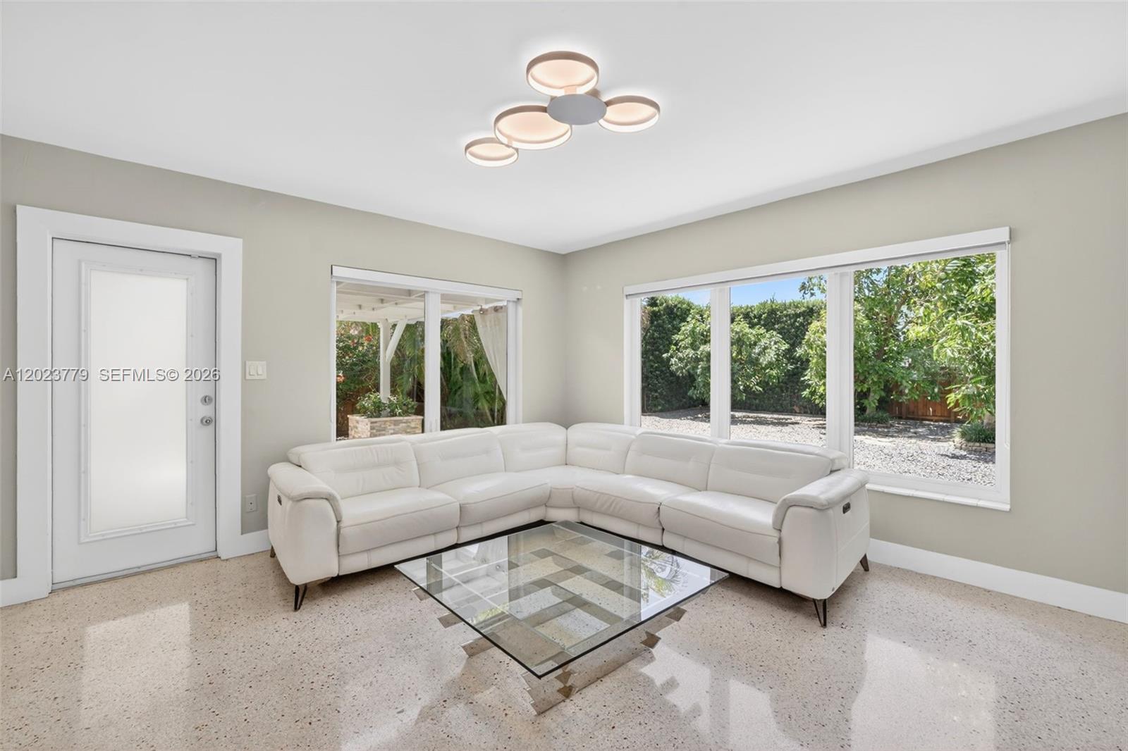 709 NW 9th Ct