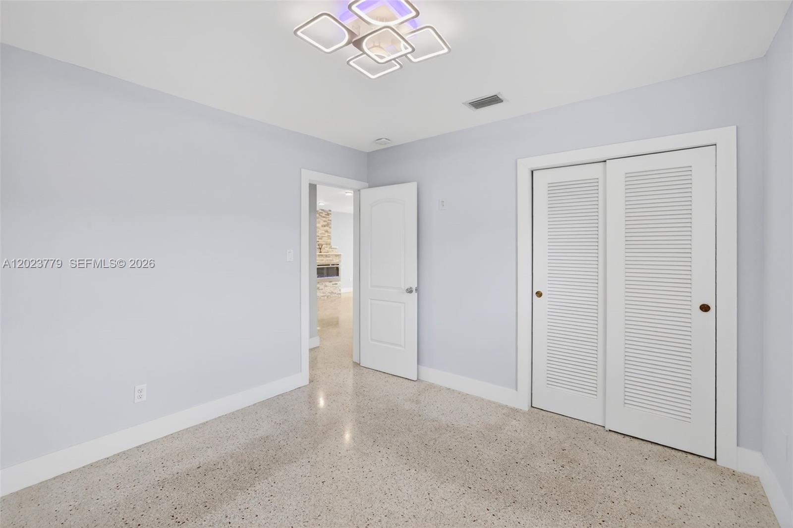 709 NW 9th Ct