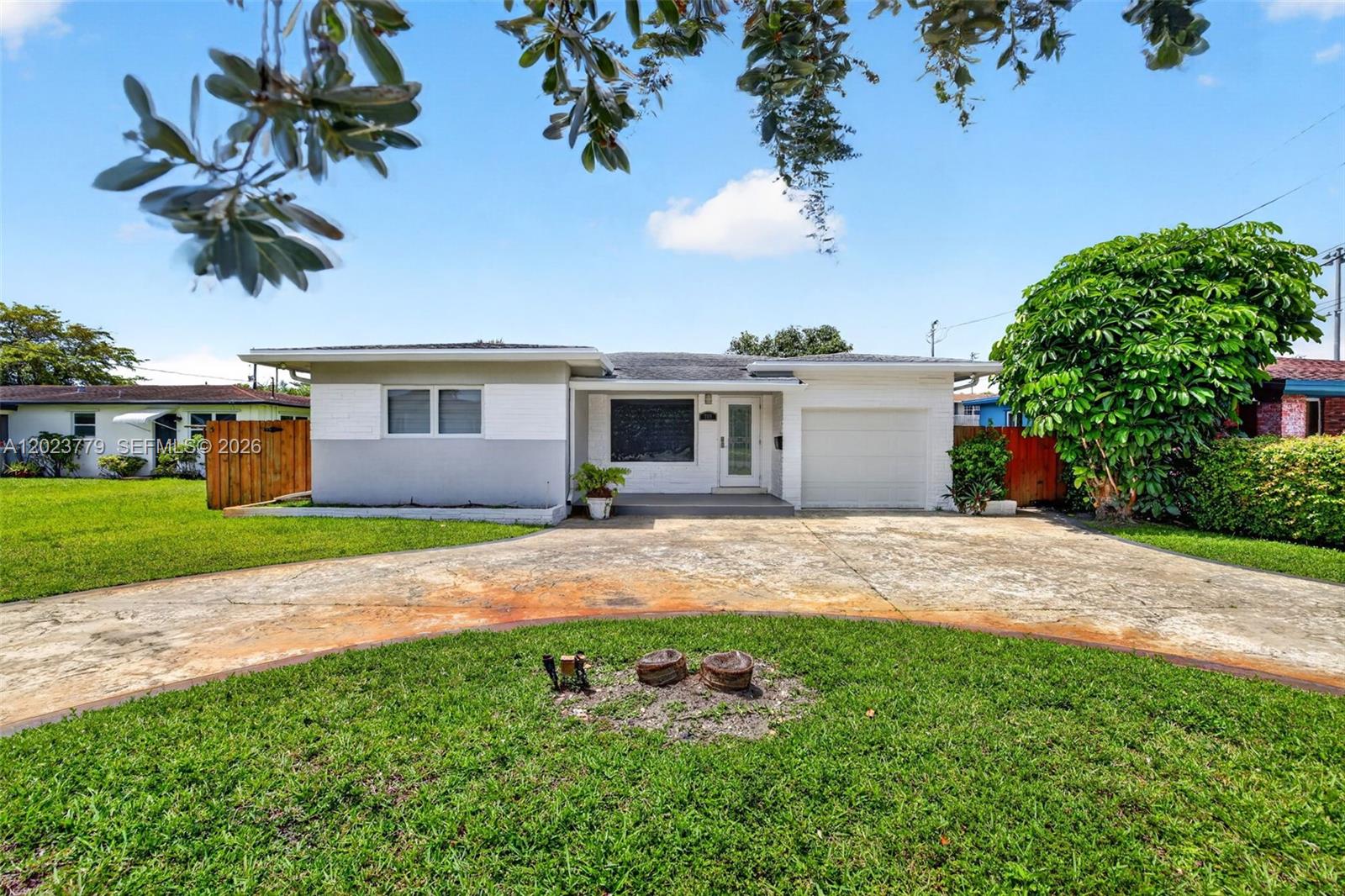 709 NW 9th Ct