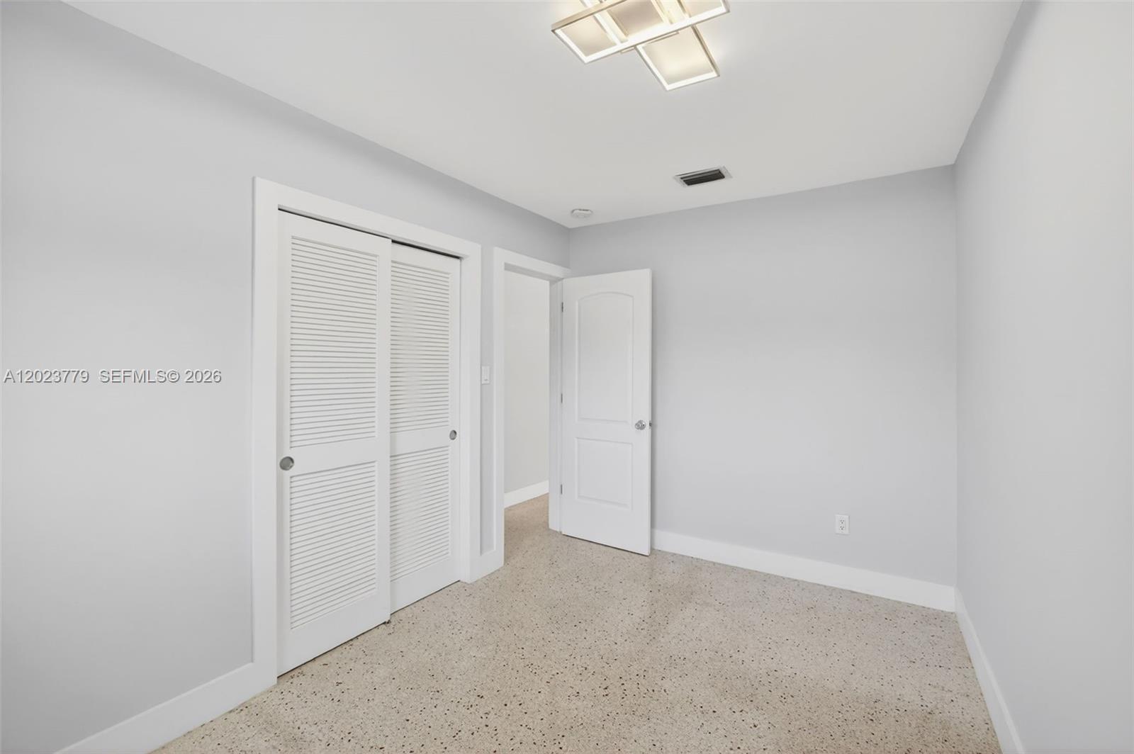 709 NW 9th Ct