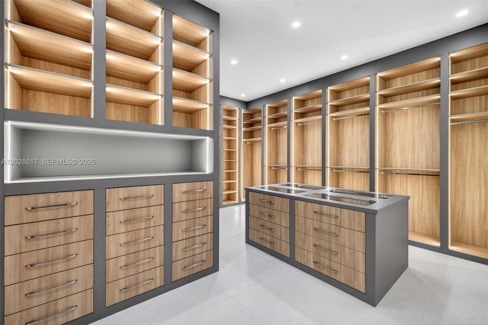 700 SW 12th Ave