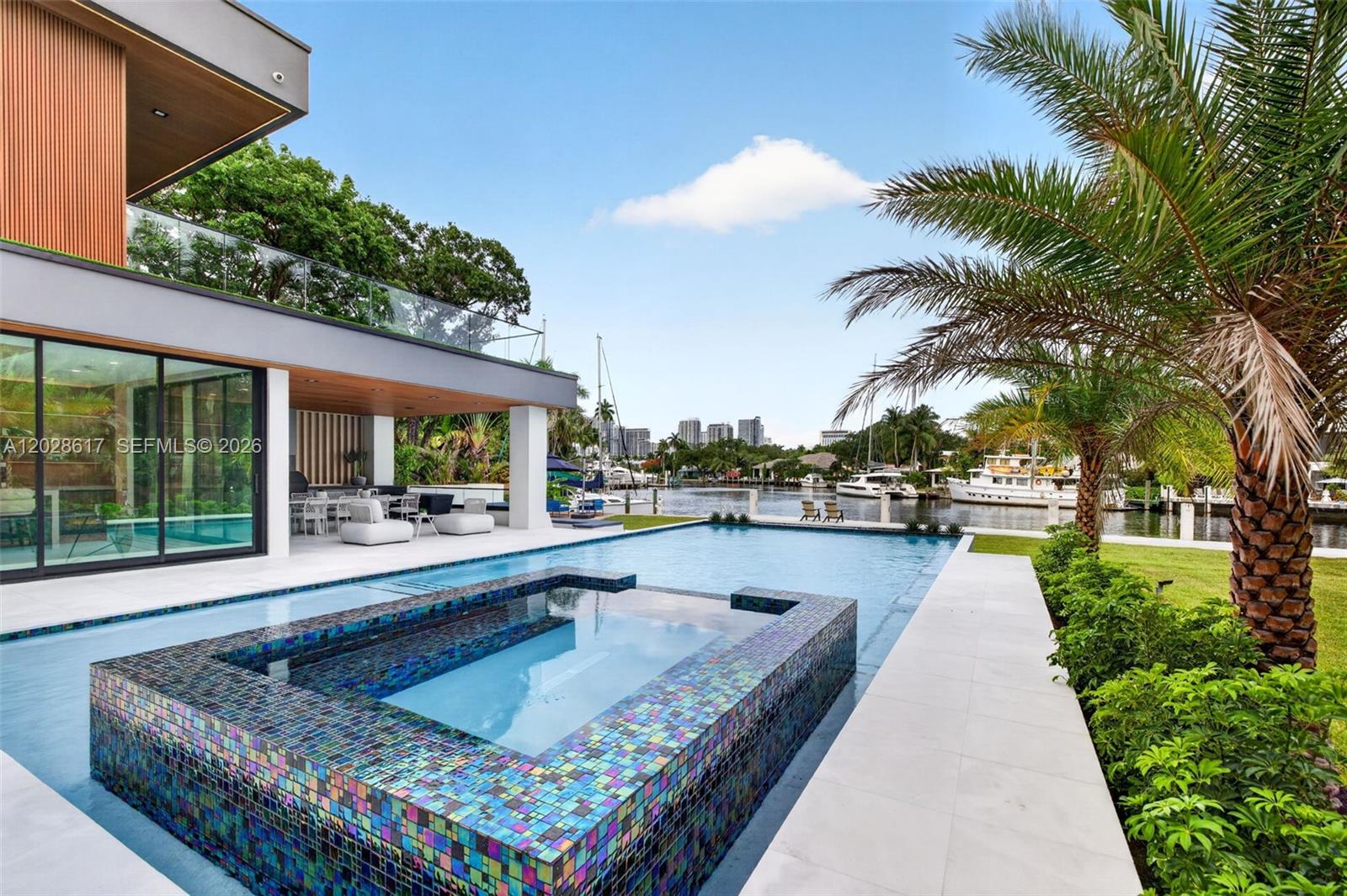 700 SW 12th Ave
