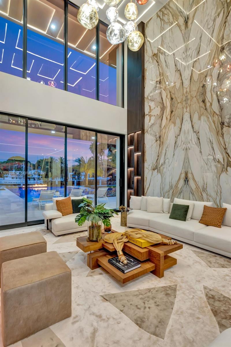 700 SW 12th Ave