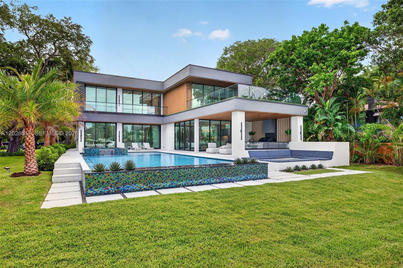 700 SW 12th Ave