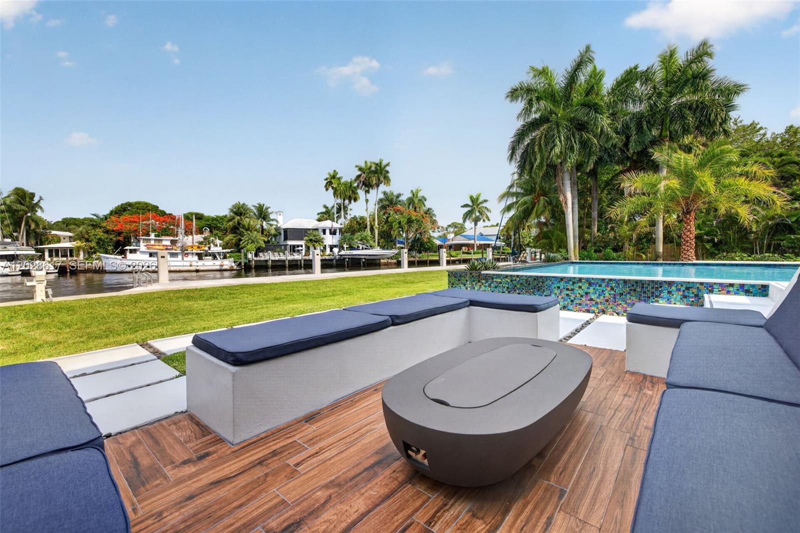 700 SW 12th Ave