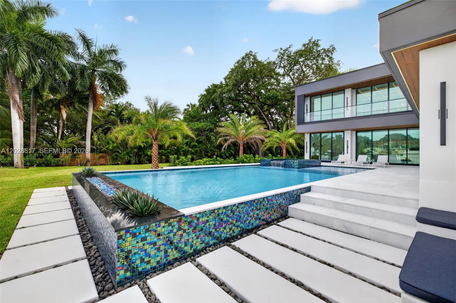 700 SW 12th Ave