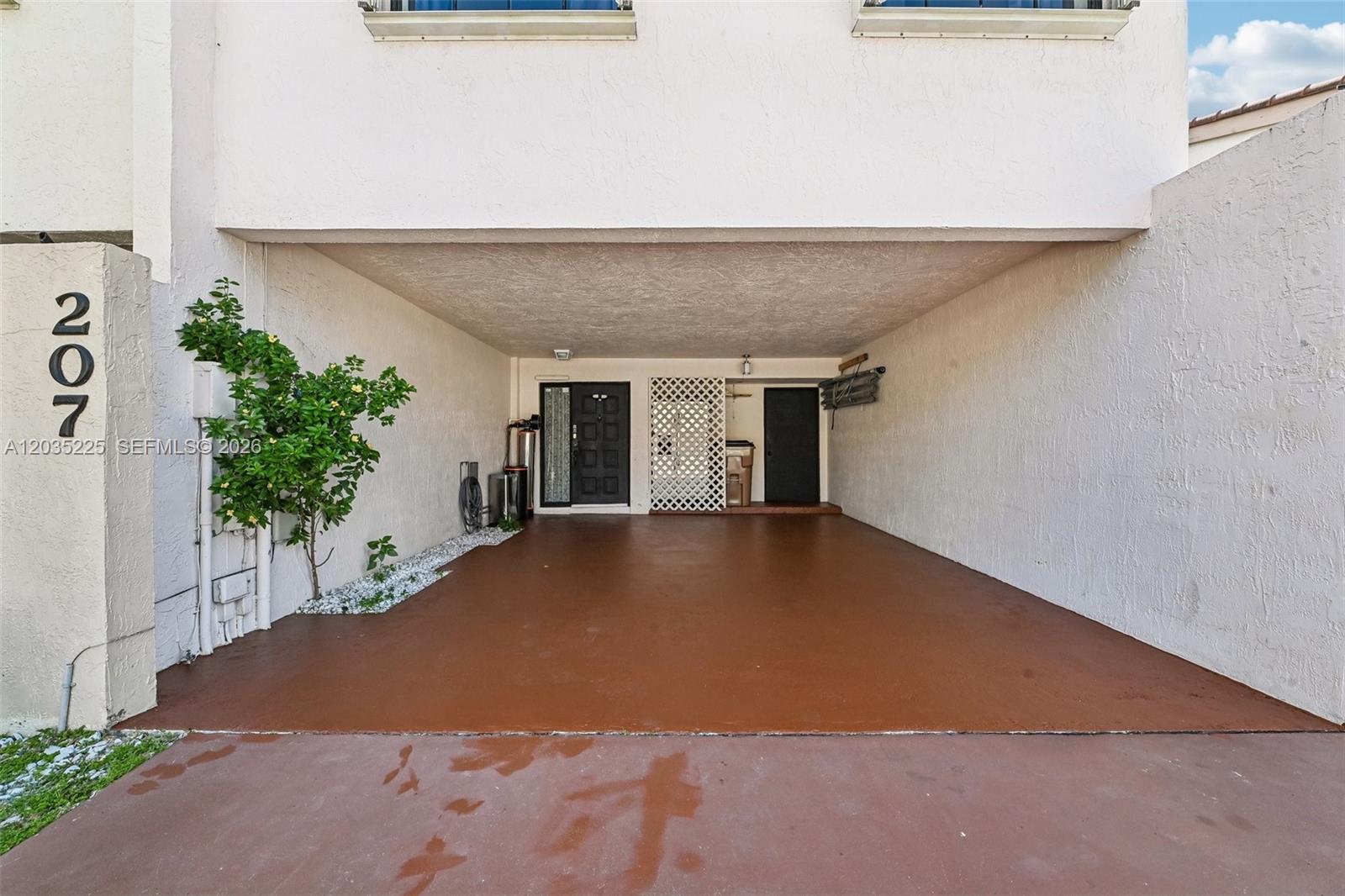 207 NW 45th Ave