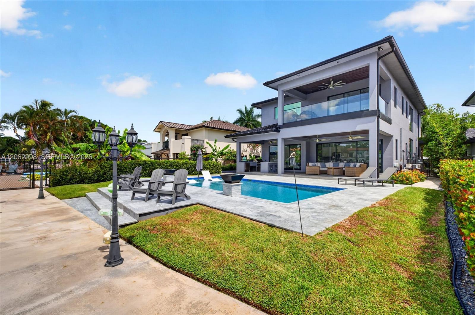 1004 SW 5th Pl