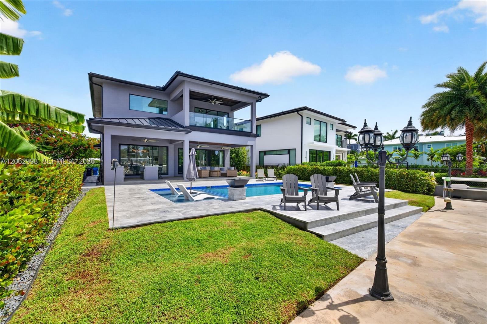 1004 SW 5th Pl