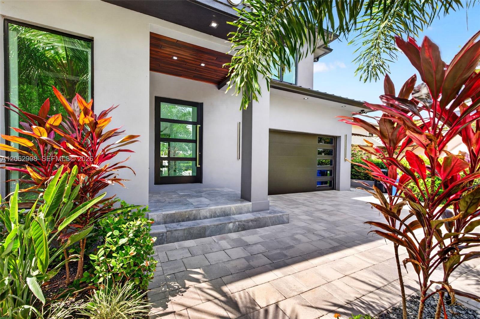 1004 SW 5th Pl