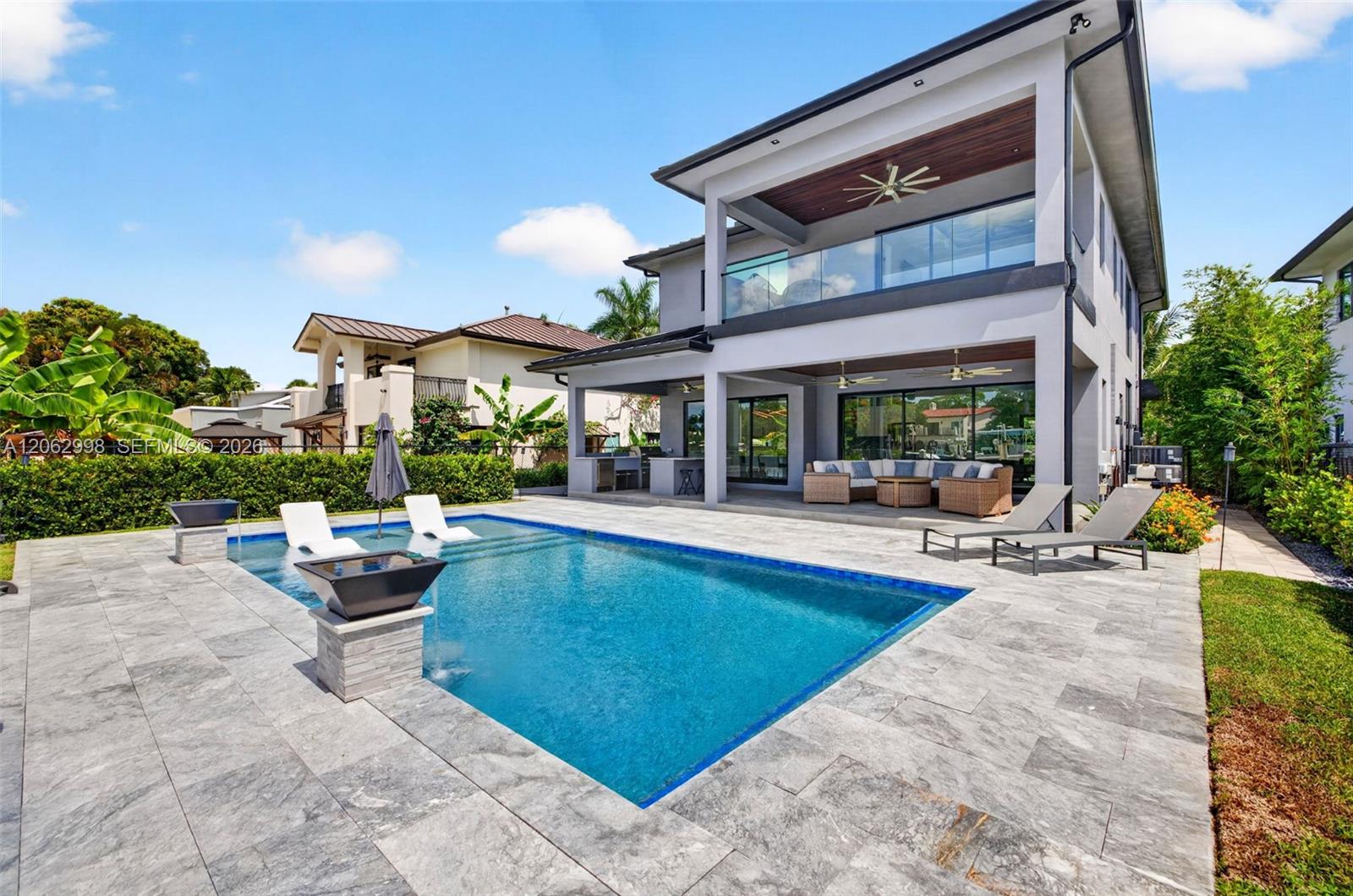 1004 SW 5th Pl