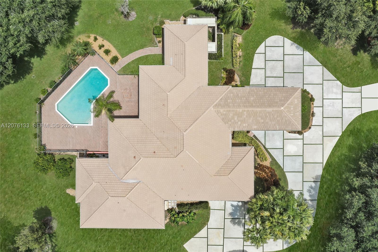 2725 Hunter Rd