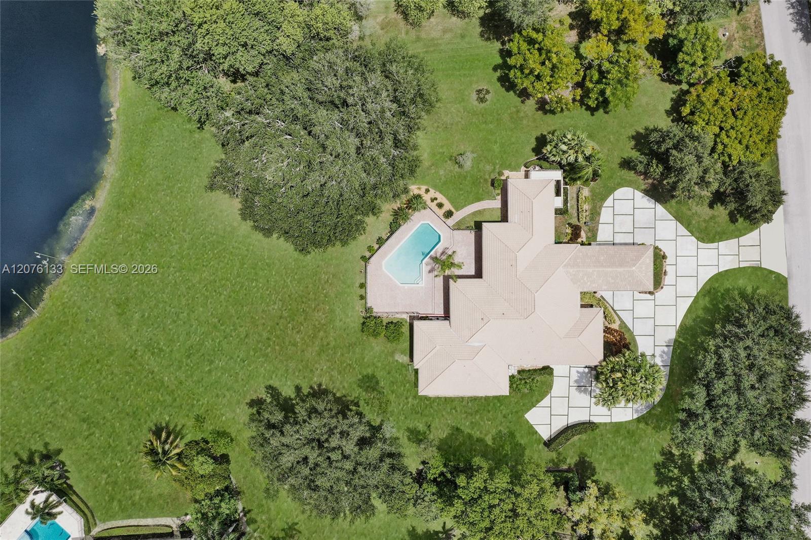 2725 Hunter Rd