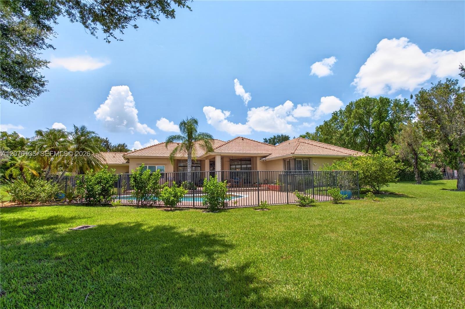 2725 Hunter Rd