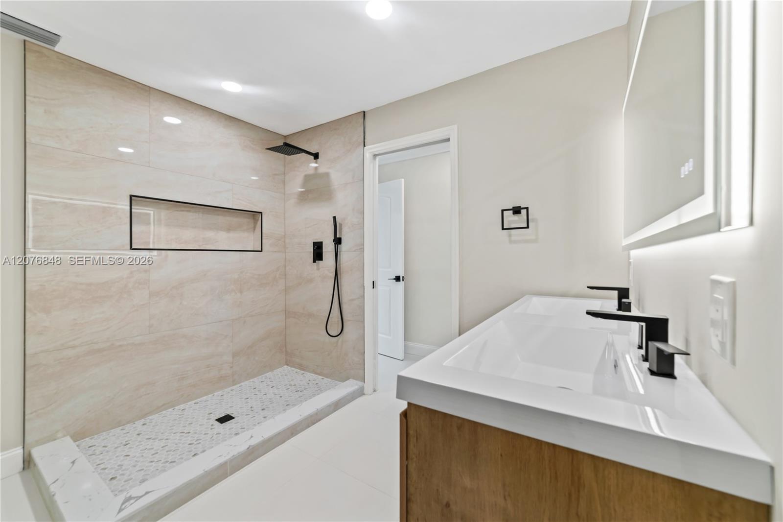 220 N 69th Ter