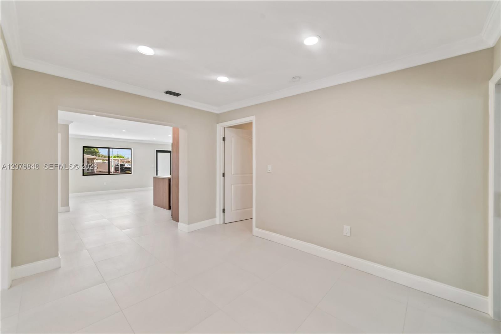 220 N 69th Ter