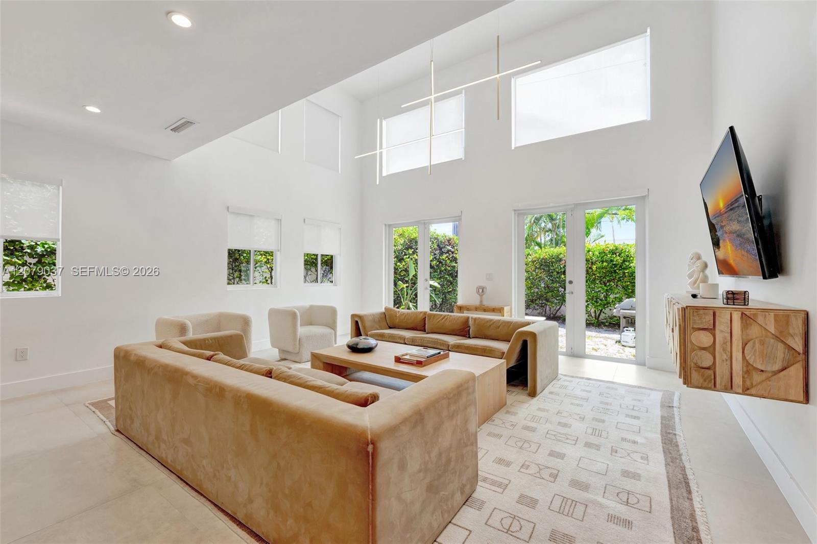 617 NE 14th Ave