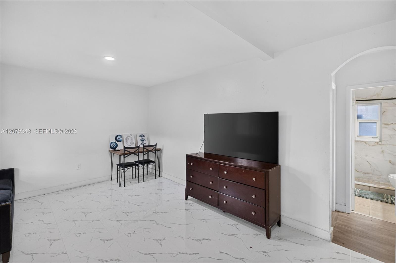 635 SW 16th Ave # 2