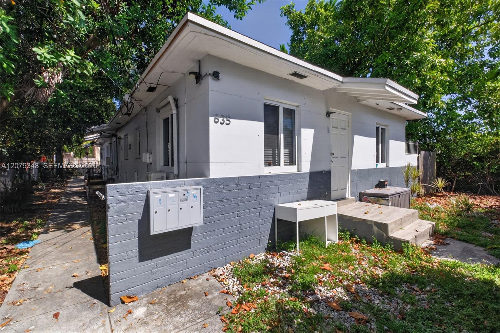 635 SW 16th Ave # 2