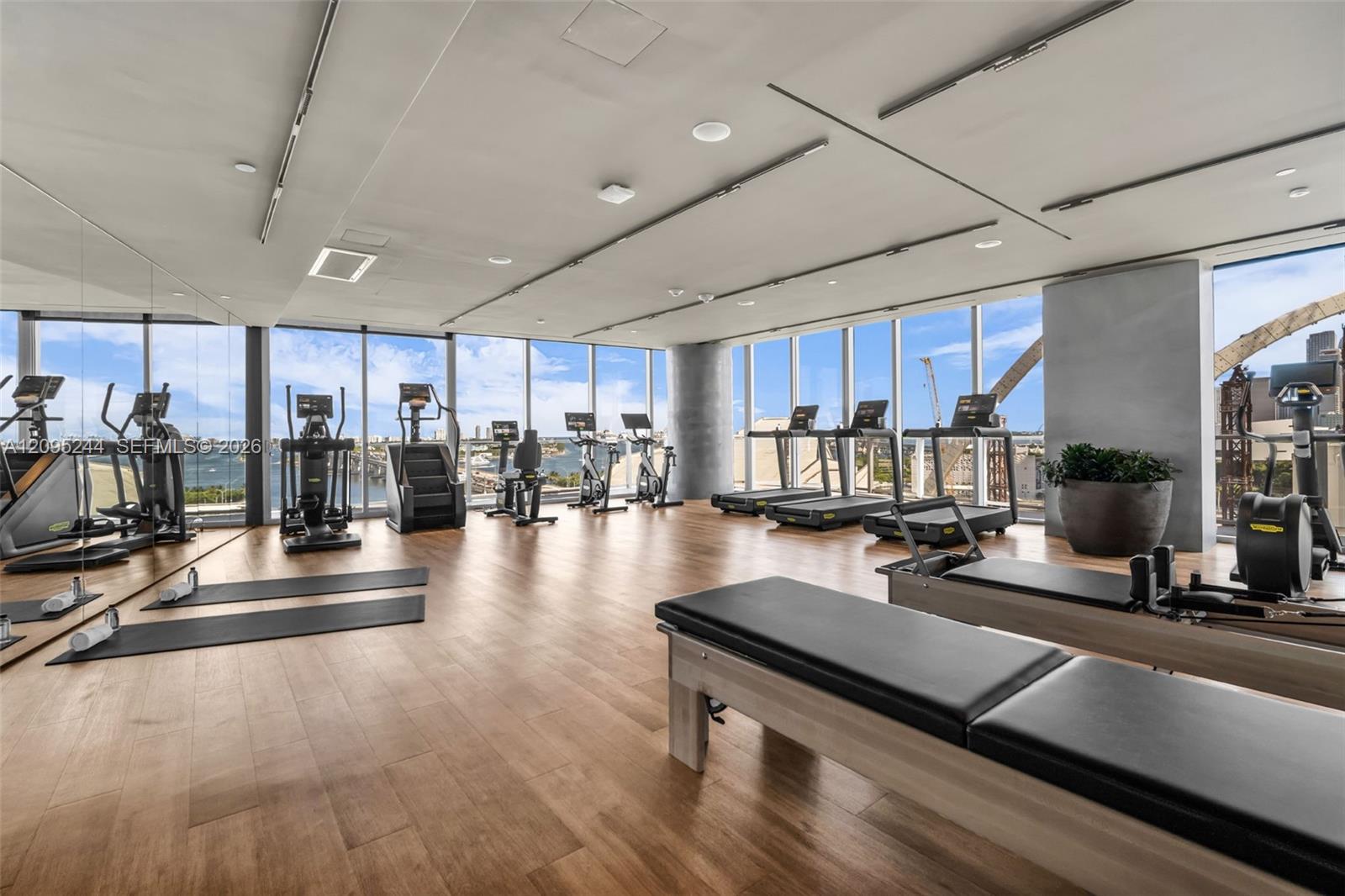 1400 biscayne blvd # 602