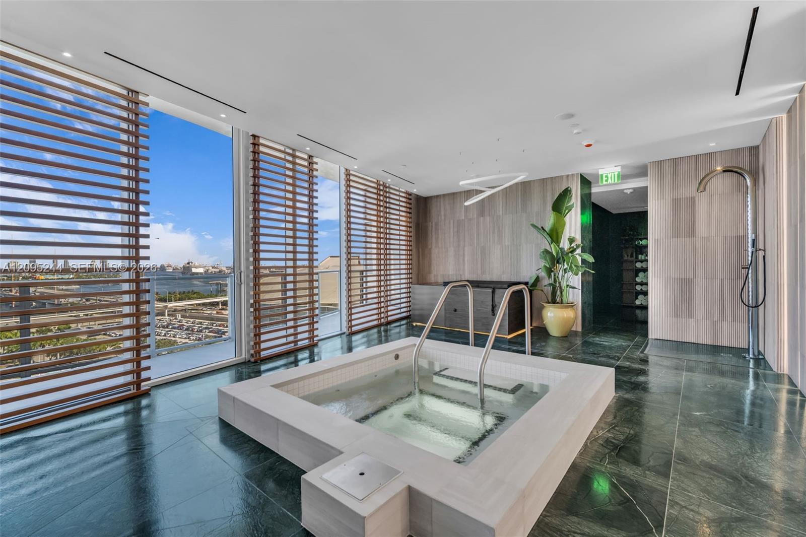 1400 biscayne blvd # 602