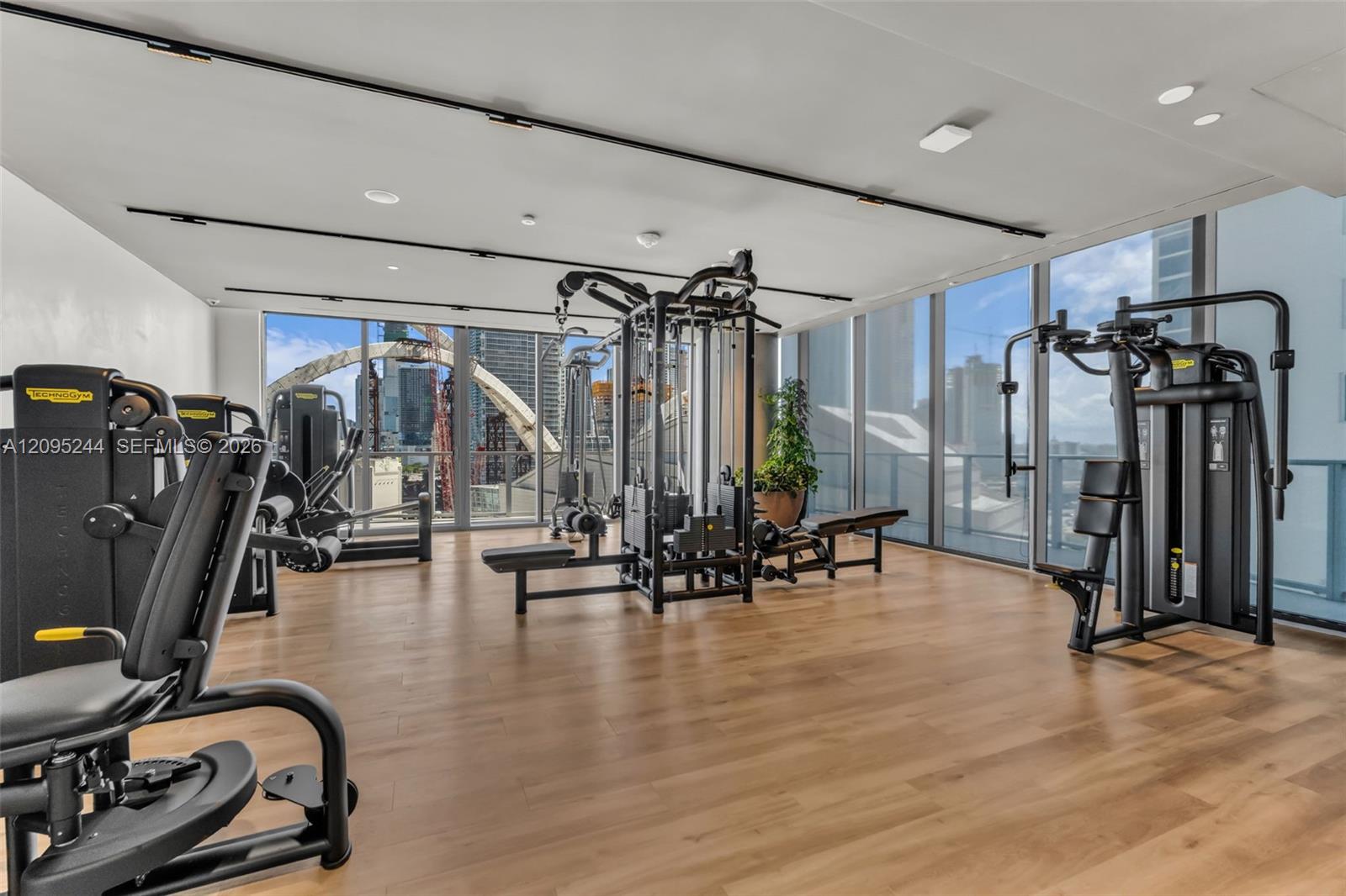 1400 biscayne blvd # 602