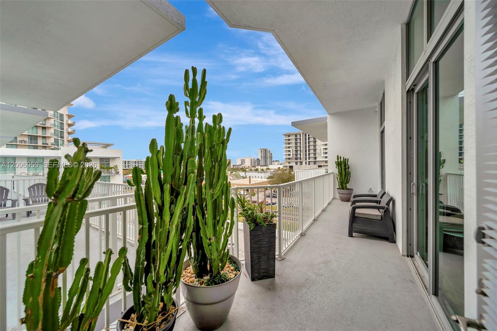 2100 Van Buren St # 508