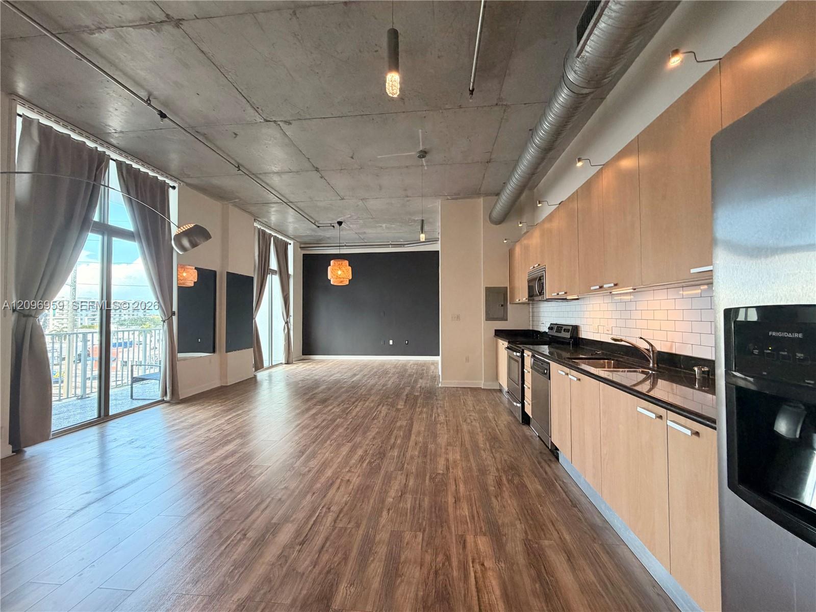 2100 Van Buren St # 508