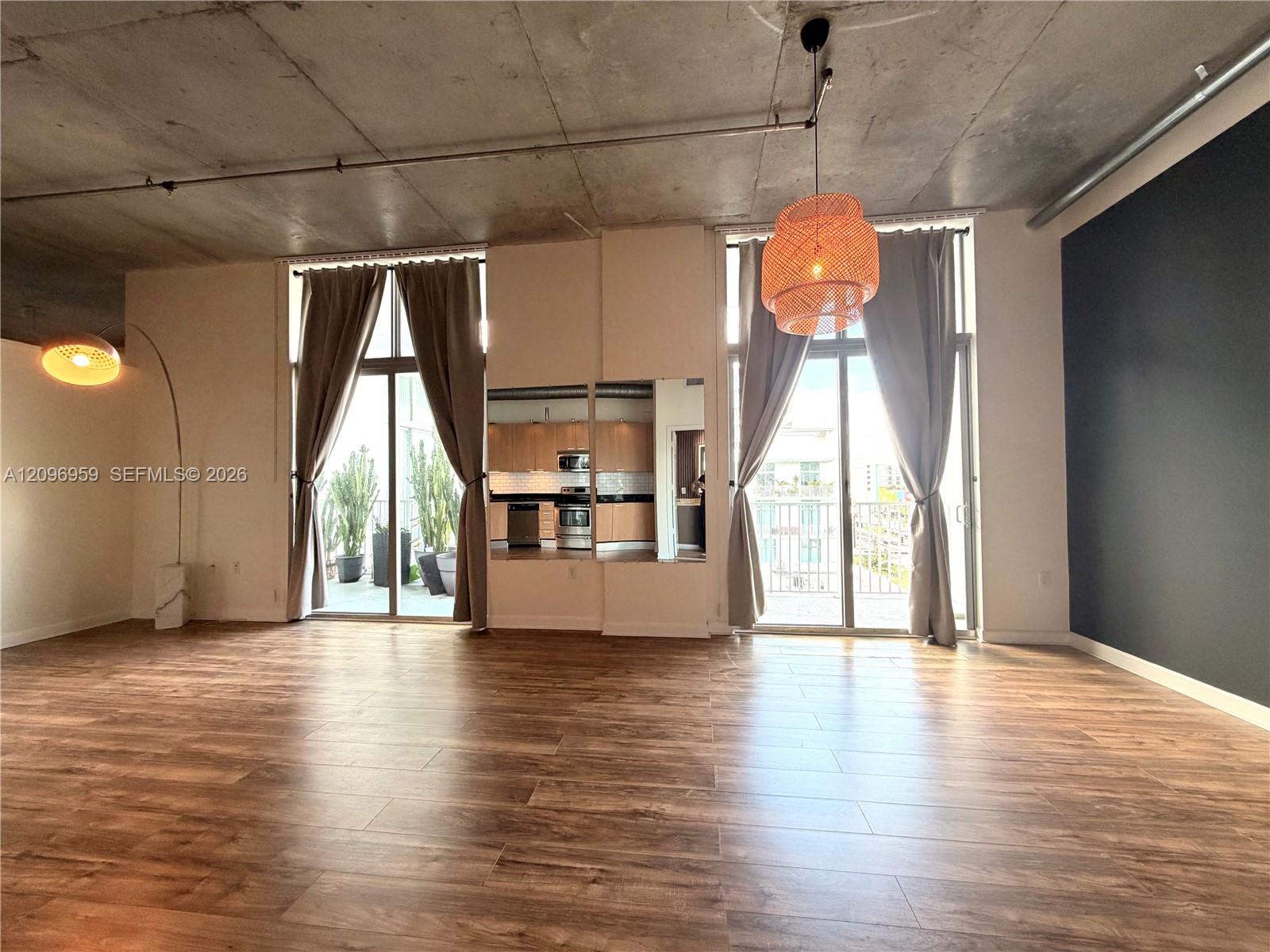 2100 Van Buren St # 508