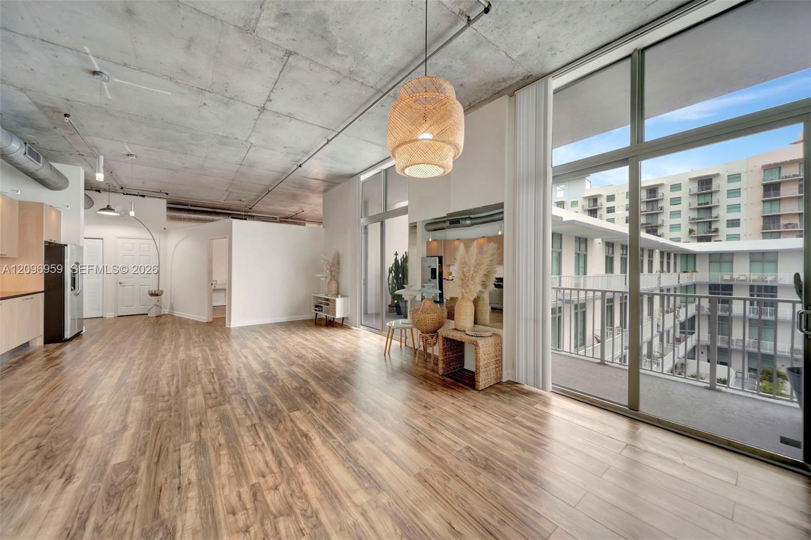2100 Van Buren St # 508