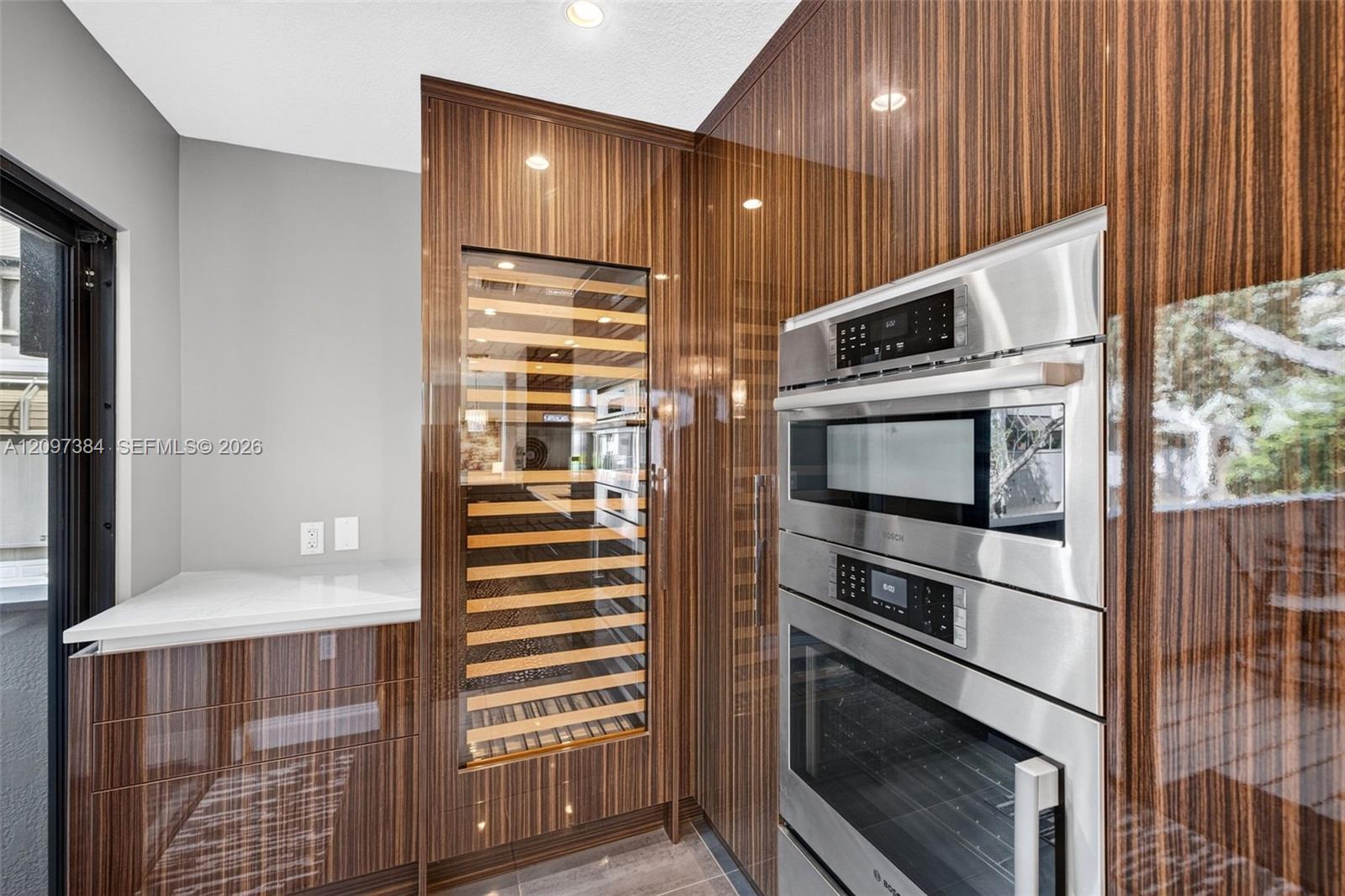 8 Port Side Dr # 8A