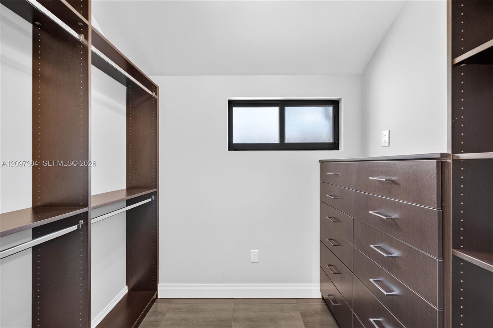 8 Port Side Dr # 8A