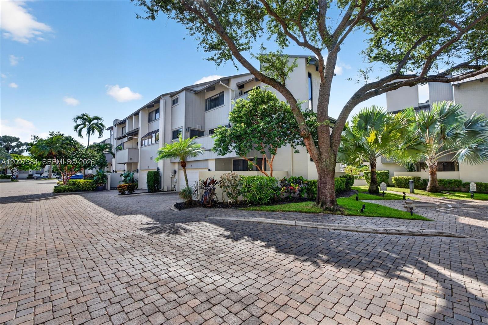 8 Port Side Dr # 8A