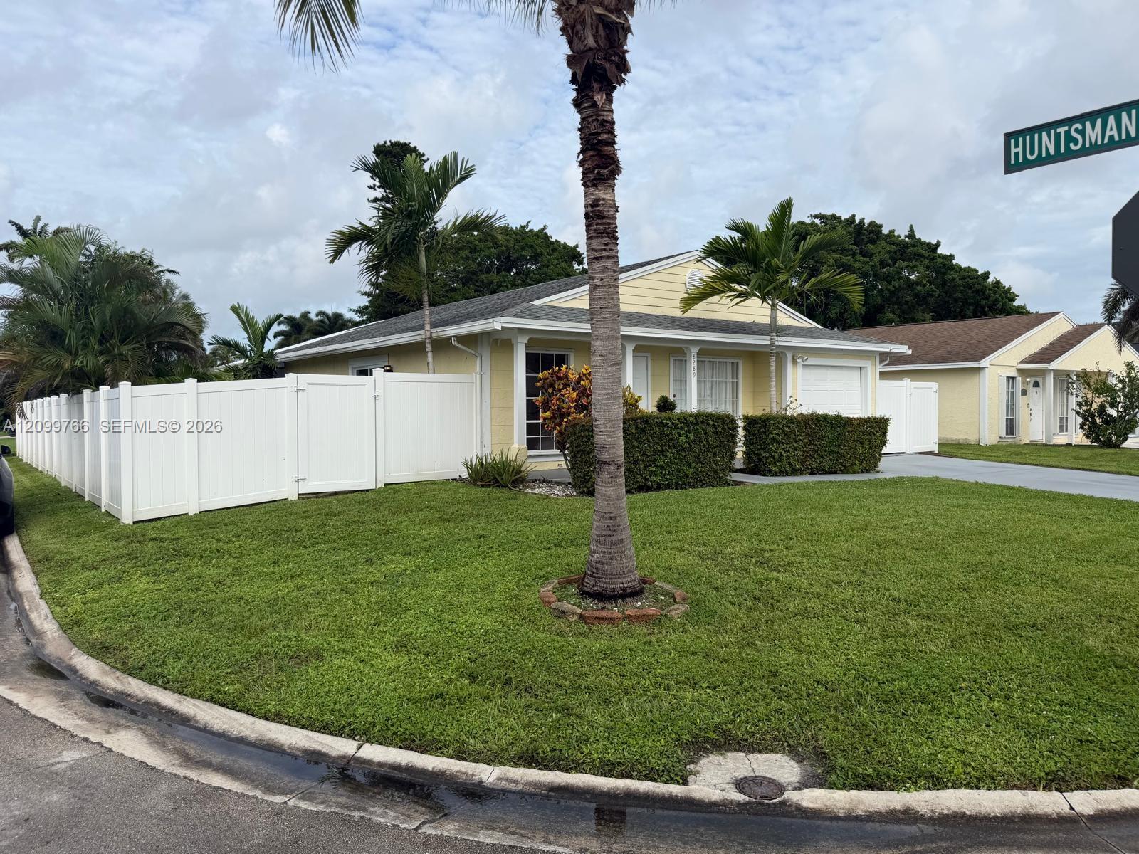 8289 Barnyard Way