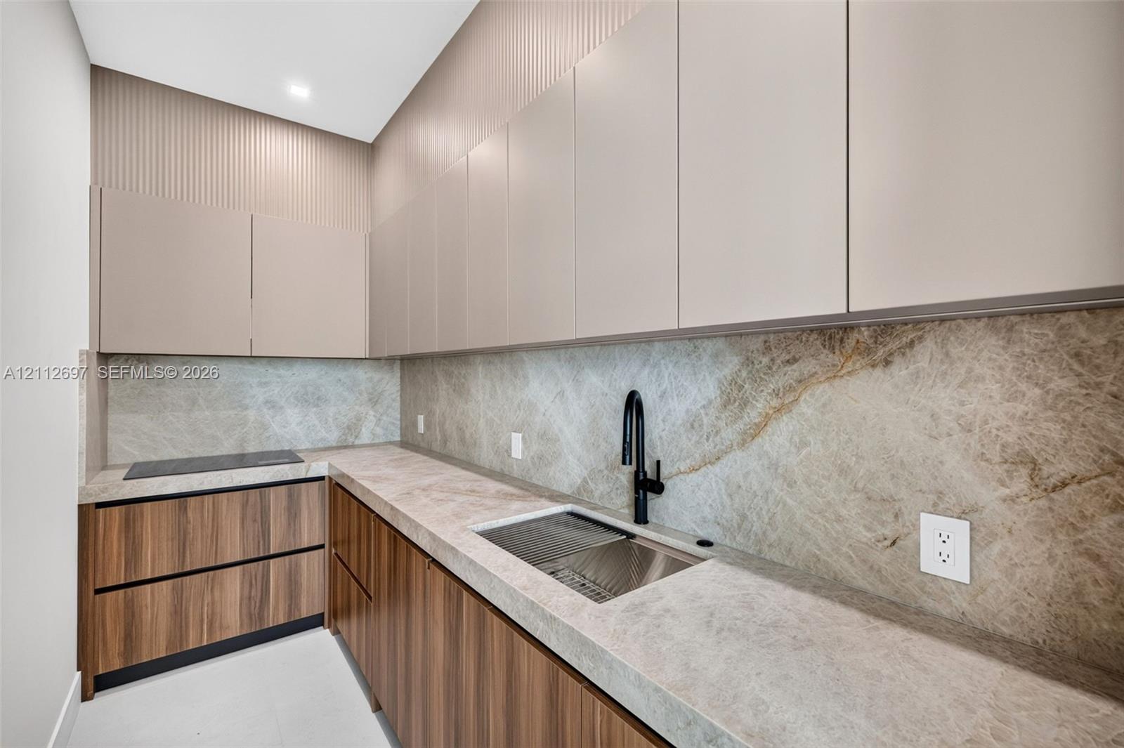 700 SW 12th Ave