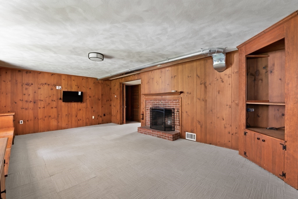16 Sterling Drive