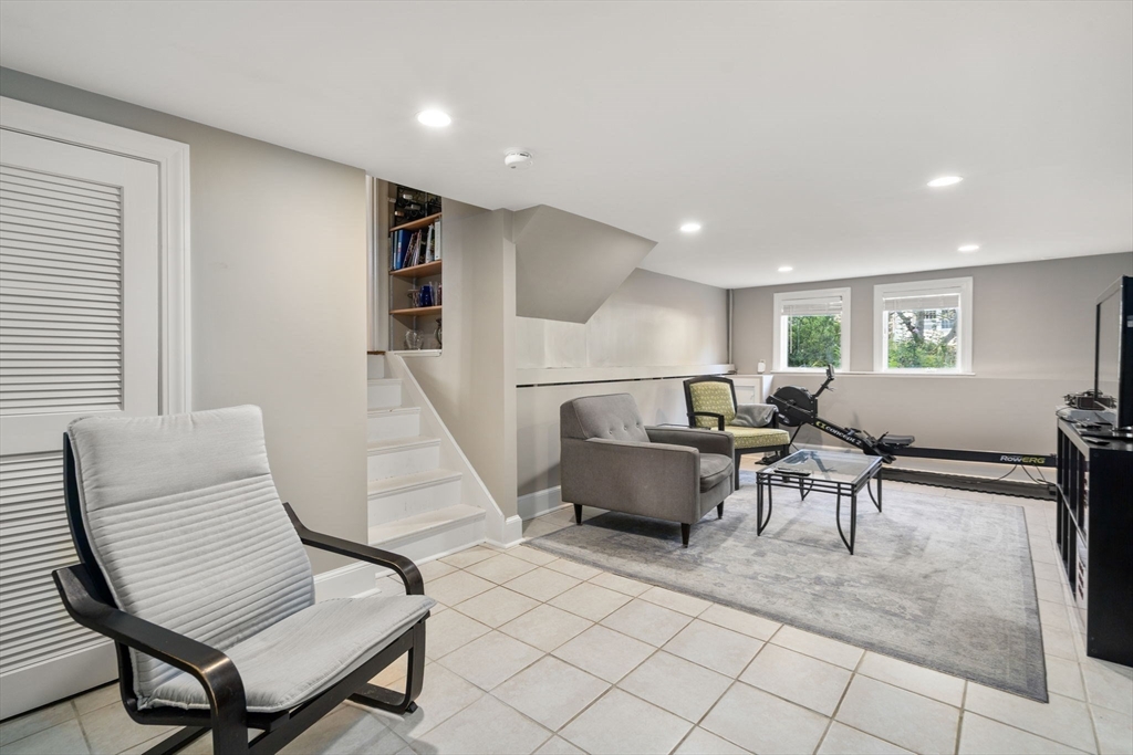 6 Walnut Avenue