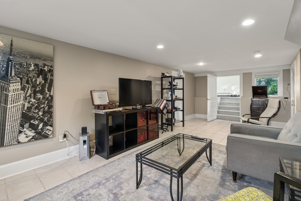 6 Walnut Avenue