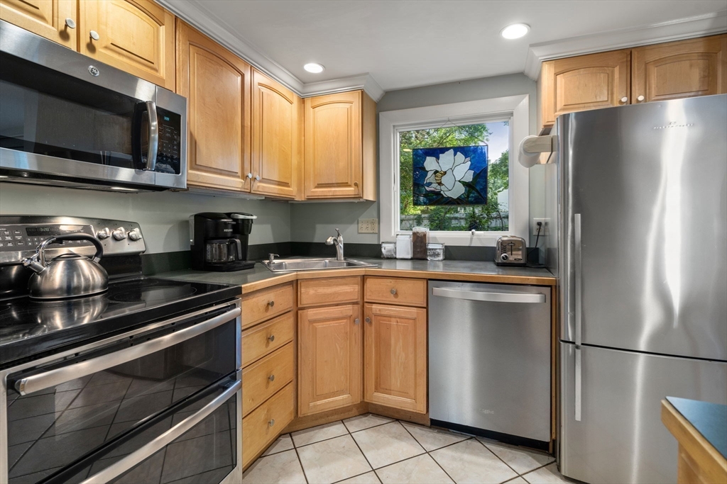 6 Walnut Avenue