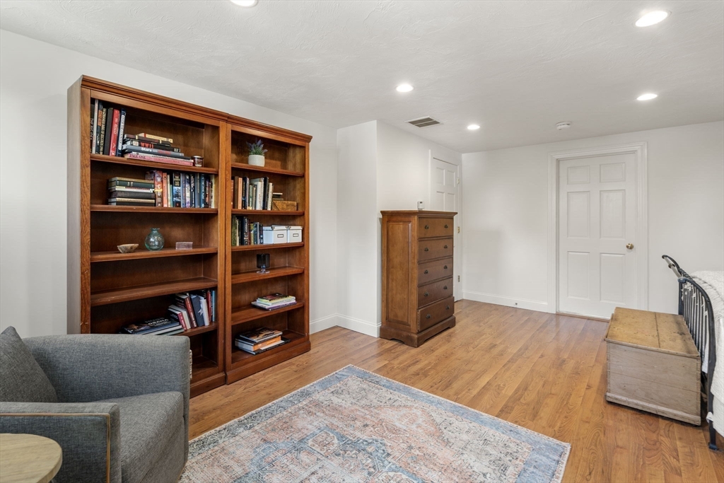 6 Walnut Avenue