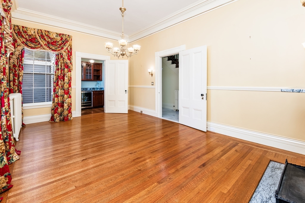 62 Old River Place