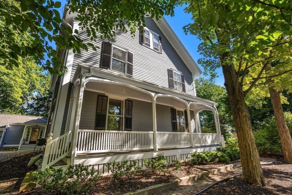 62 Old River Place