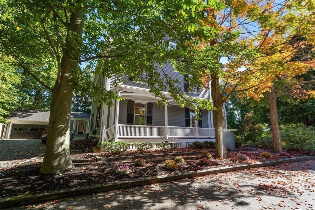 62 Old River Place