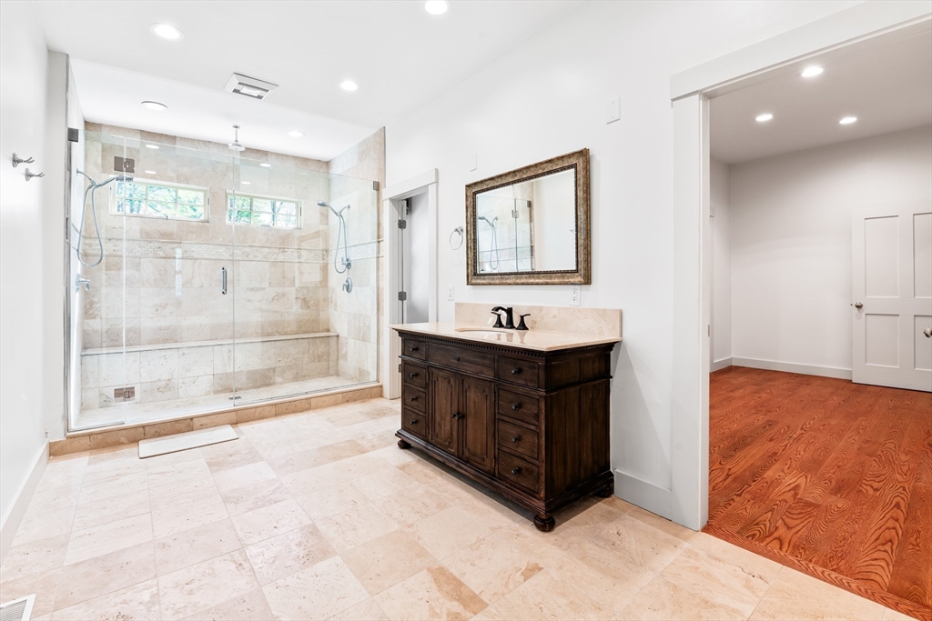 62 Old River Place